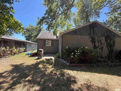 617 N Walnut St, Centralia, IL 62801 - photo 7