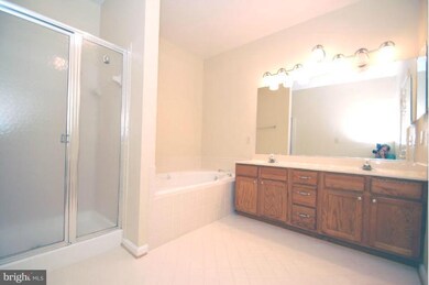 6907 Bluefield Dr, Fredericksburg, VA 22407 - photo 6