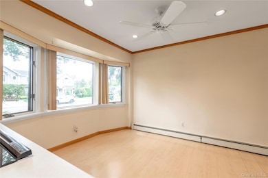 87 Hillturn Ln, Roslyn Heights, NY 11577 - photo 3