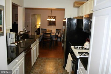 2056 Quaker Way unit 10, Annapolis, MD 21401 - photo 4