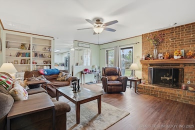 7011 E 52nd Place, Tulsa, OK 74145 - photo 2