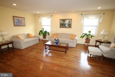 11750 Carriage House Dr, Silver Spring, MD 20904 - photo 2