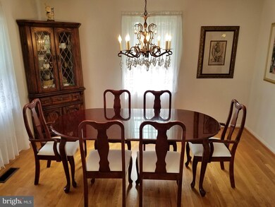 17528 Queen Elizabeth Dr, Olney, MD 20832 - photo 7