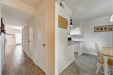 10340 Longmont Dr unit 477, Houston, TX 77042 - photo 6