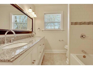 Photo. 2nd Bathroom