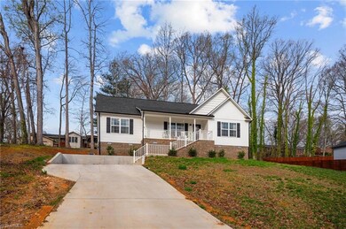 1592 Brookdale Dr, Asheboro, NC 27205 - photo 7