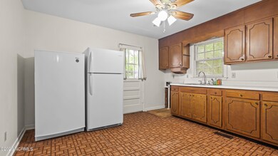 2506 Country Club Rd, Jacksonville, NC 28546 - photo 6