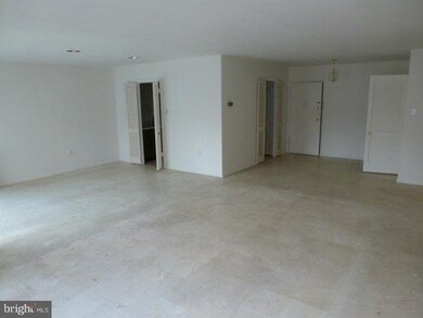 3737 Clarks Ln unit 406, Baltimore, MD 21215 - photo 2