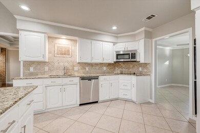 7921 Lynda Ln, North Richland Hills, TX 76180 - photo 7