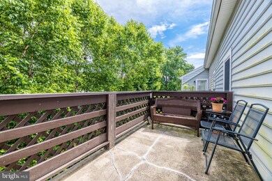 10098 Oakton Terrace Rd, Oakton, VA 22124 - photo 3