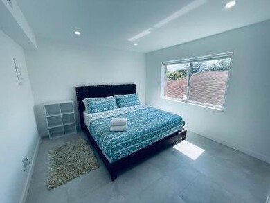 2201 Greene St unit 5, Hollywood, FL 33020 - photo 4