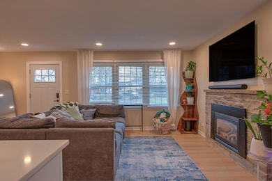 4652 Morris Cir, Bloomington, MN 55437 - photo 6