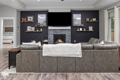 02-Living Room_DMD_4200