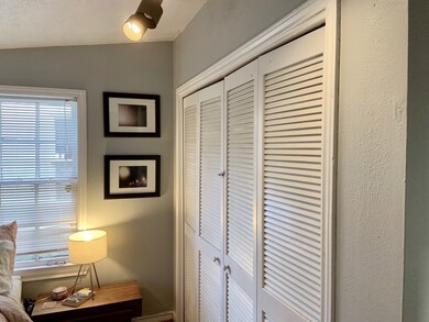 Good closet space!!