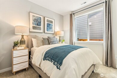 Disclaimer Secondary photos of same floor plan on different lot in different community: Photos are from another Luna, finishes, upgrades, and features may vary.