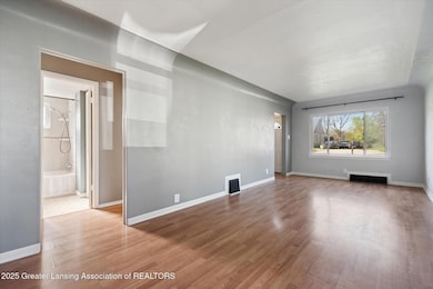 05-429-W-Sheridan-Rd-Lansing-MI-48906-Wi