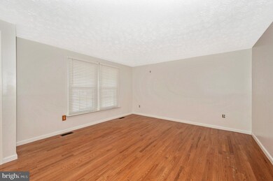 214 Cramer Ave, Walkersville, MD 21793 - photo 5