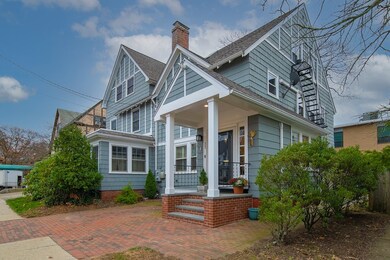 553 Lloyd Ave unit 2, Providence, RI 02906 - photo 2