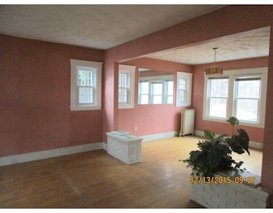 568 Chandler St, Worcester, MA 01602 - photo 5