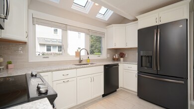 212 Maple Brook Rd, Bellingham, MA 02019 - photo 7