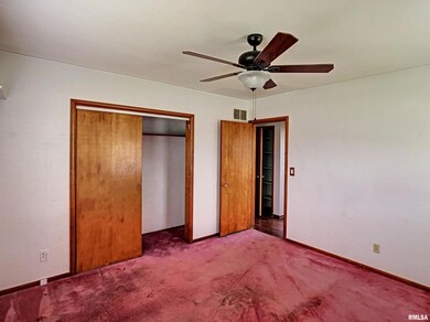 1818 W 36th St, Davenport, IA 52806 - photo 7