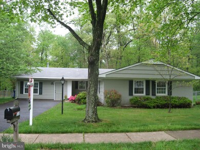 13135 Madonna Ln, Fairfax, VA 22033 - photo 2