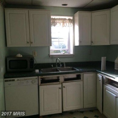 153 S 2nd St, Chambersburg, PA 17201 - photo 5