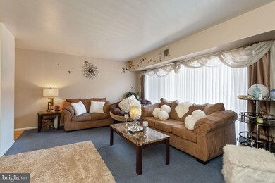 5215 Newton St unit 201, Bladensburg, MD 20710 - photo 4