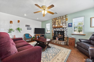 15160 Wade St, Tehachapi, CA 93561 - photo 5