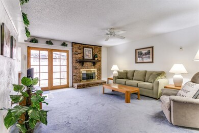 2920 Woodbridge Dr, Bedford, TX 76021 - photo 7