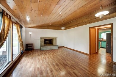 519 S Wagner Ave, Wapakoneta, OH 45895 - photo 6