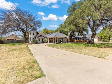 614 Aqua Vista Dr, Granbury, TX 76049 - photo 2