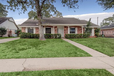 1611 Droxford Dr, Houston, TX 77008 - photo 2
