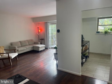 5929 Quantrell Ave unit 301, Alexandria, VA 22312 - photo 2