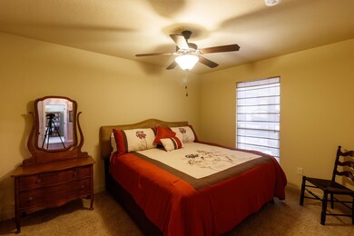 219 Captains Ct, Granbury, TX 76049 - photo 7