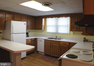 307 N Elm St, Moorefield, WV 26836 - photo 7