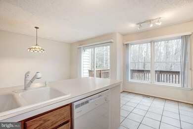 1604 Oak Spring Way, Reston, VA 20190 - photo 6