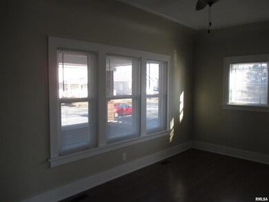 1745 W Locust St, Davenport, IA 52804 - photo 2