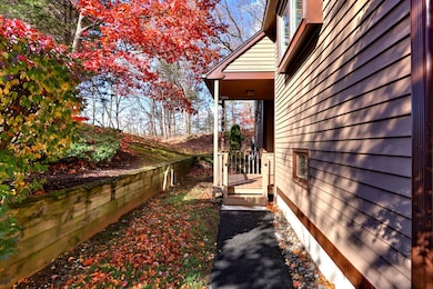 13 Shadowwood Cir, Monroe, CT 06468 - photo 6