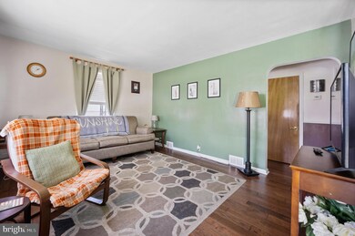 324 Woodlyn Cir, Woodlyn, PA 19094 - photo 4