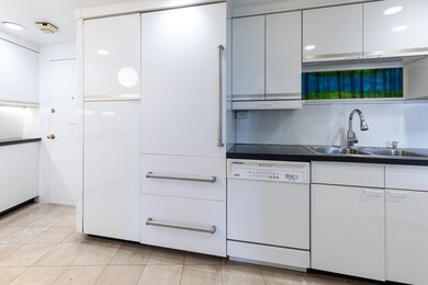 145 Pinckney Street Concierge Bldg unit 603-605, Boston, MA 02114 - photo 6