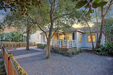 807 Arlington St, Houston, TX 77007 - photo 2