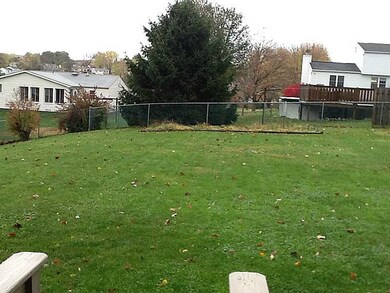 Yard/Garden. Spacious back yard.
