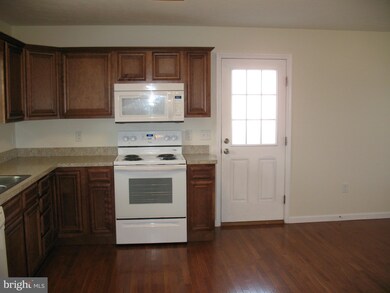 491 N Lee St, Woodstock, VA 22664 - photo 4