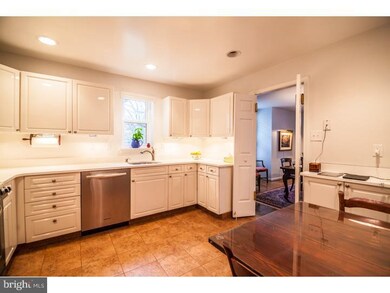 264 W Montgomery Ave unit 202, Ardmore, PA 19003 - photo 2