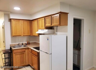 12 Dartmouth Loop unit 1f, Staten Island, NY 10306 - photo 2