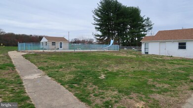 11123 Bird River Grove Rd, White Marsh, MD 21162 - photo 5