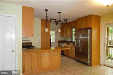 823 Salem Dr, Fredericksburg, VA 22407 - photo 2