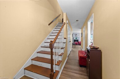 4337 Edith Ln unit F, Greensboro, NC 27409 - photo 5