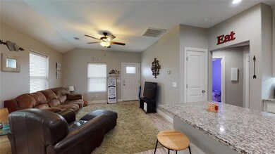 721 W Texas St, Denison, TX 75020 - photo 4